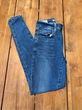 Levi’s Women’s High Rise Skinny Jeans